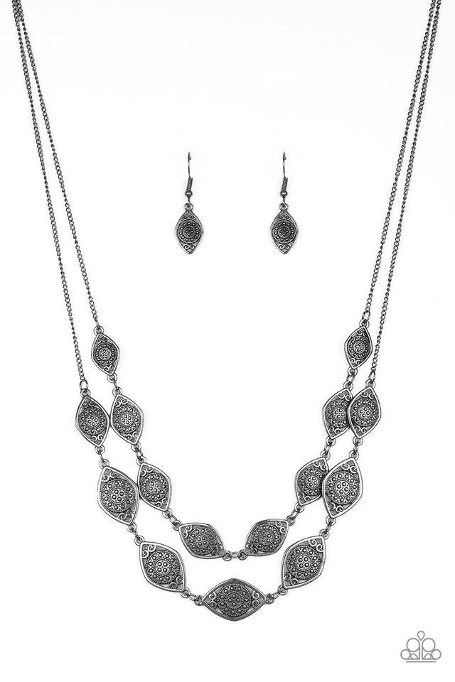 Paparazzi Necklace ~ Make Yourself At HOMESTEAD - Black