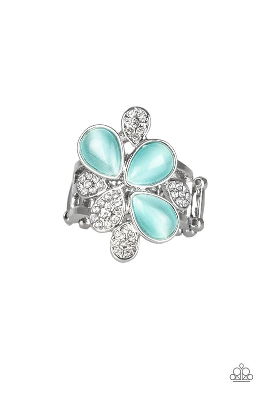 Paparazzi Ring ~ Diamond Daises - Blue