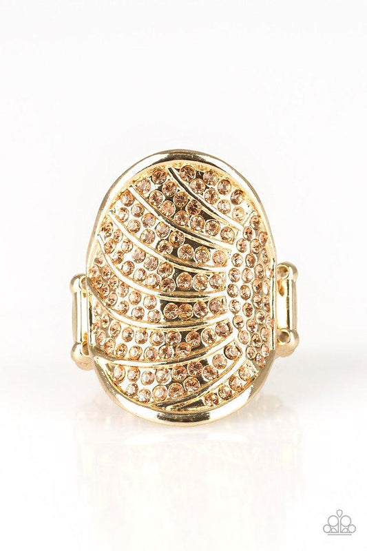 Anillo Paparazzi ~ Dazzle Daze - Oro