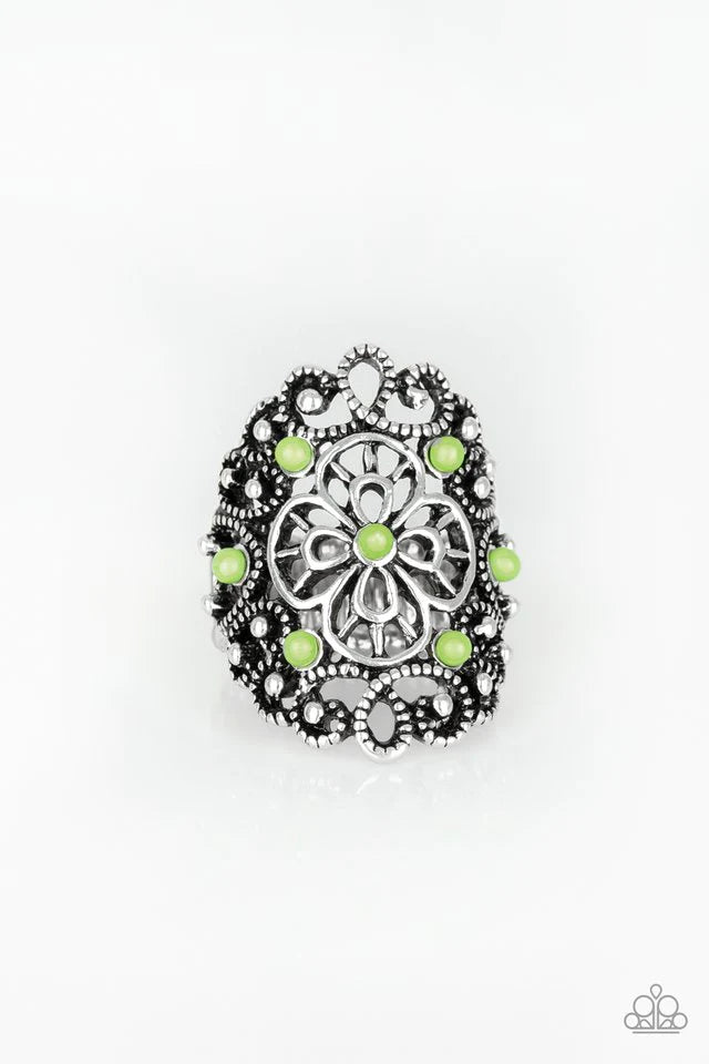 Anillo Paparazzi ~ Fantasías florales - Verde