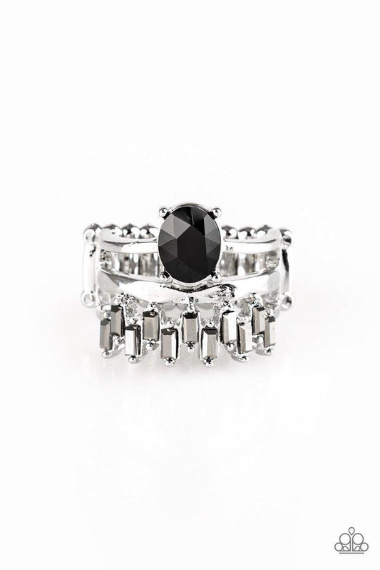 Anillo Paparazzi ~ Vencedor coronado - Negro