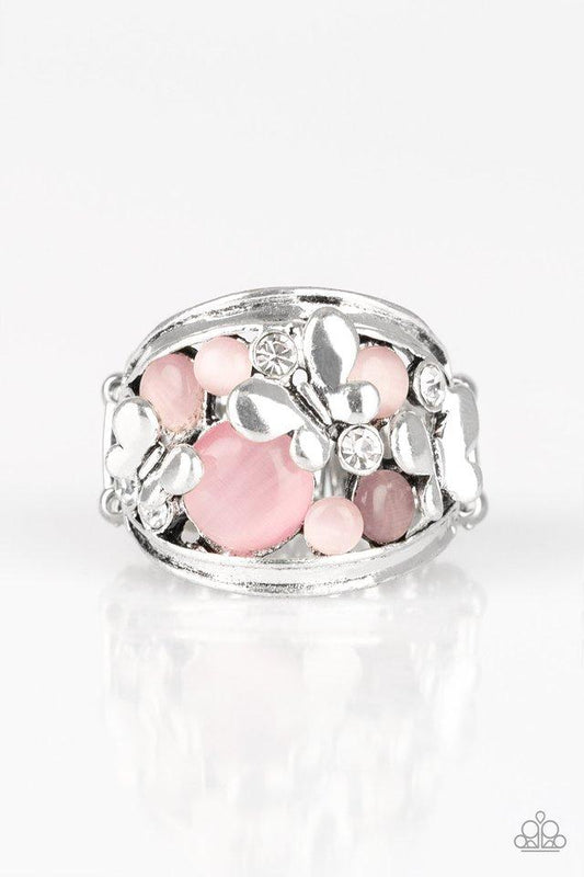 Anillo Paparazzi ~ FLUTTER Me Up - Rosa