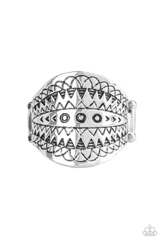 Anillo Paparazzi ~ Tribu Tiki - Plata