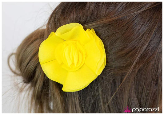 Accesorios para el cabello de Paparazzi ~ ¡Anímate! - Amarillo