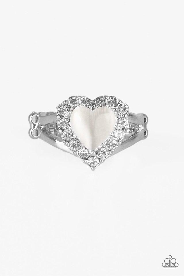 Paparazzi Ring ~ Love Is In The Air - White