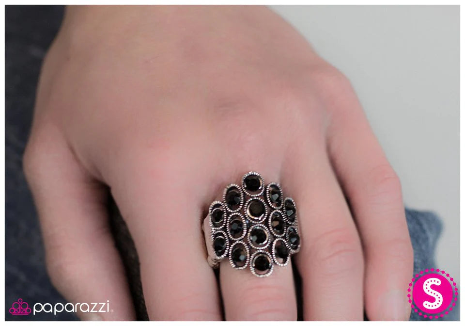 Anillo Paparazzi ~ Fila simple - Negro