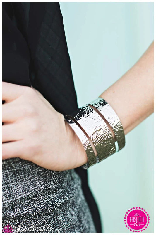 Pulsera Paparazzi ~ Dusting For Prints - Plata