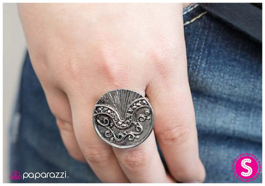 Paparazzi Ring ~ A Wave Of Inspiration - Silver