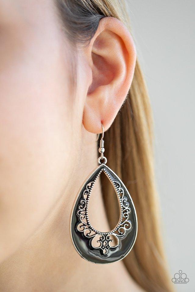 Paparazzi Earring ~ Compliments To The CHIC - Black