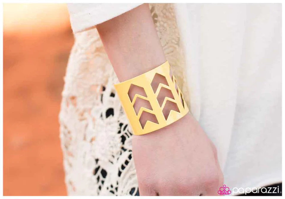 Pulsera Paparazzi ~ Get to the Point - Amarillo