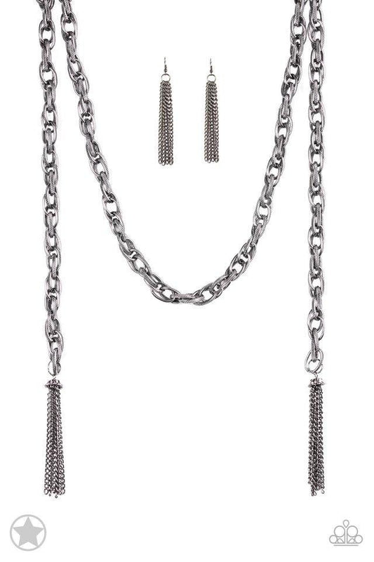 Paparazzi Necklace Blockbuster - SCARFed for Attention - Gunmetal