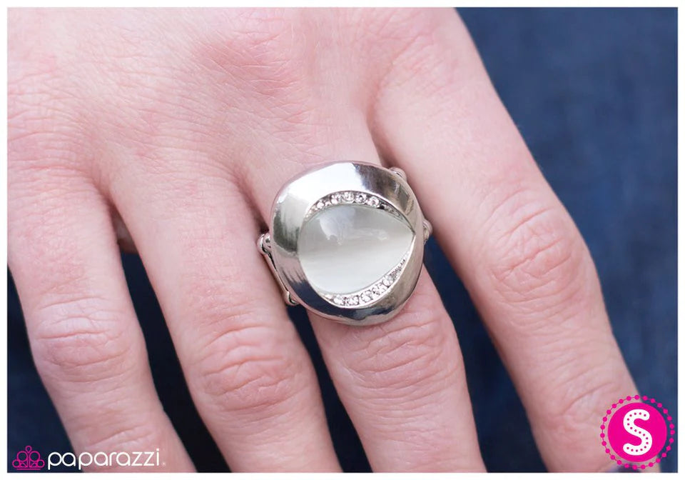 Anillo Paparazzi ~ Gloss Over It - Blanco