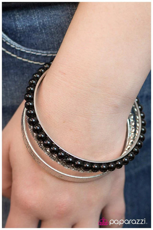 Pulsera Paparazzi ~ Círculo de influencia - Negro