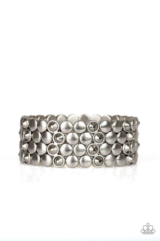 Pulsera Paparazzi ~ Luz de estrellas dispersa - Plata