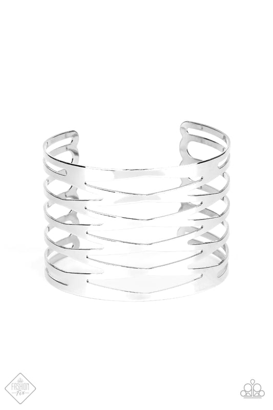 Pulsera Paparazzi ~ Mantenlos alerta - Plata