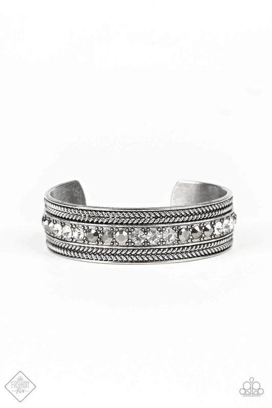 Pulsera Paparazzi ~ Etiqueta de la Emperatriz - Plata