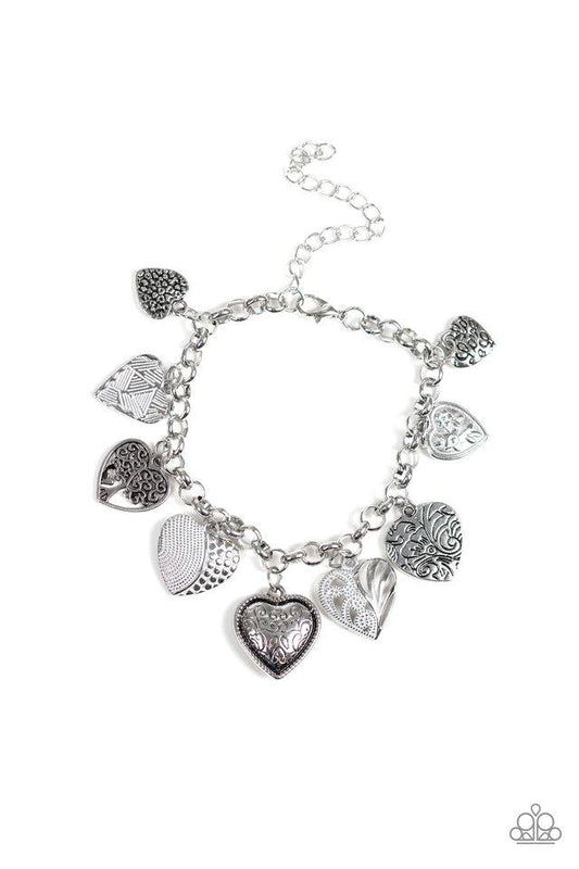 Pulsera Paparazzi ~ Corazones de jardín - Blanco