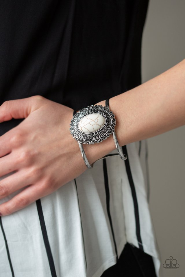 Extra EMPRESS-ive - White - Paparazzi Bracelet Image