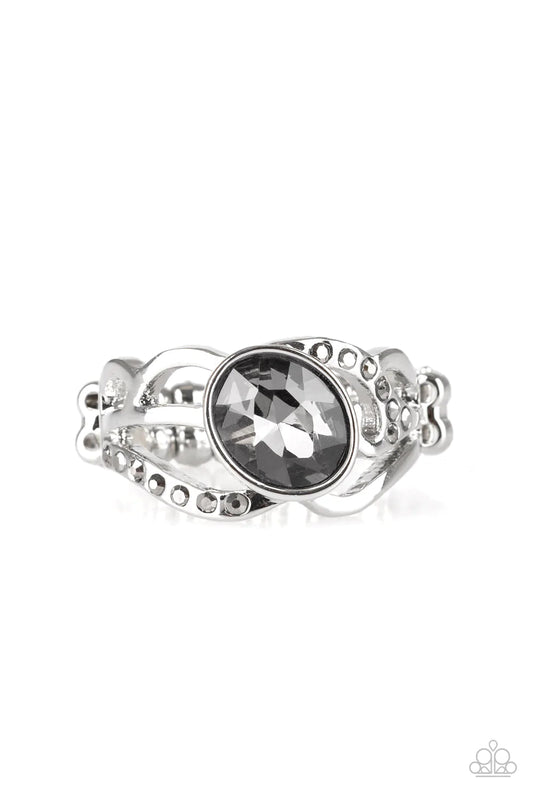 Paparazzi Ring ~ Couldnt Care FLAWLESS - Silver