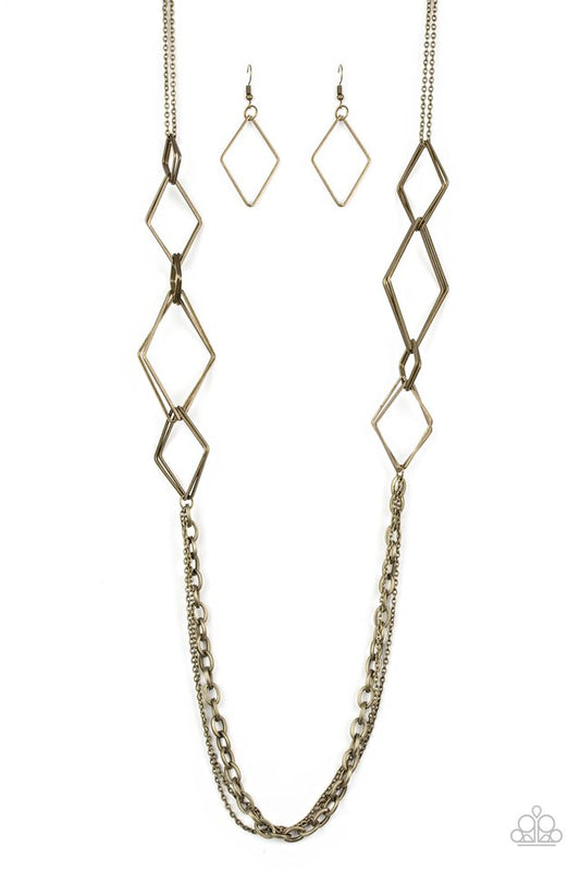 Fashion Fave - Brass - Paparazzi Necklace Image