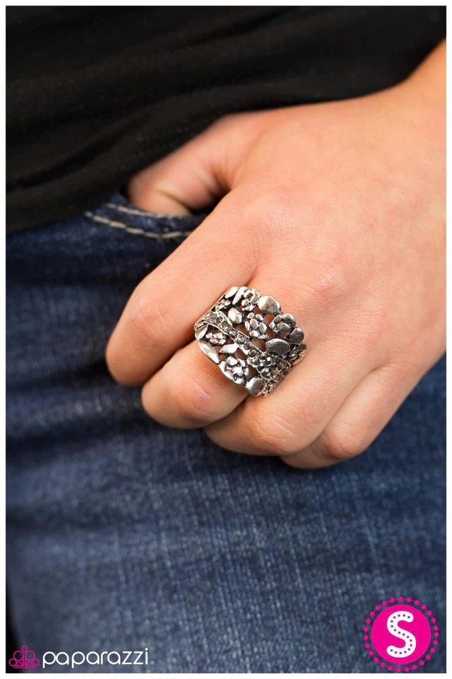 Paparazzi Ring ~ Memory Lane - Silver