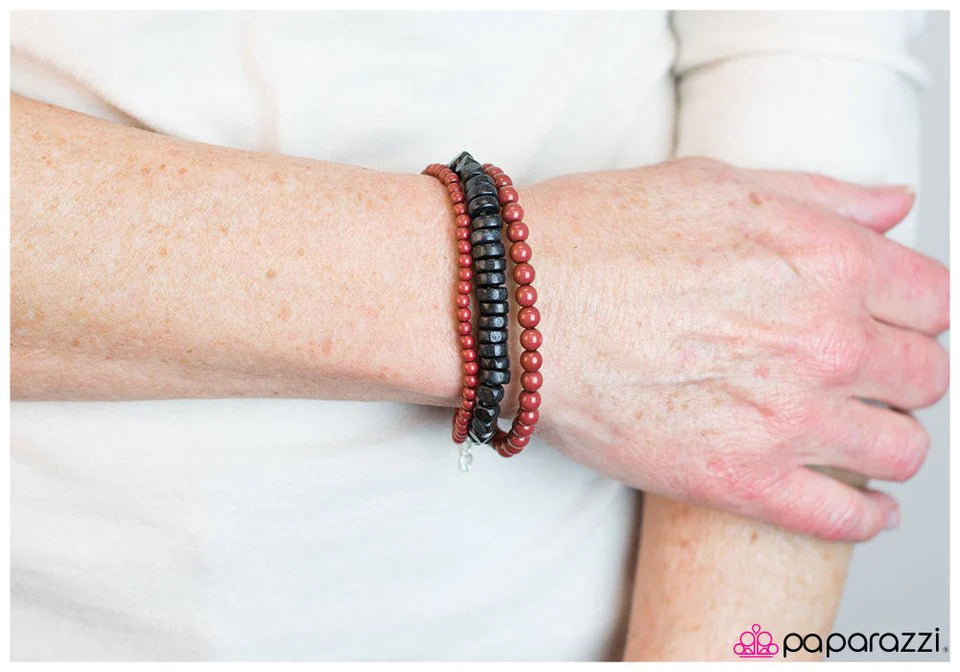 Pulsera Paparazzi ~ Las Pequeñas Cosas - Marsala - Marrón