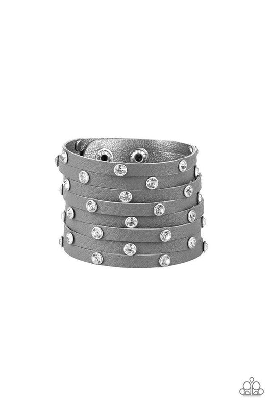 Pulsera Paparazzi ~ Sass Squad - Plata