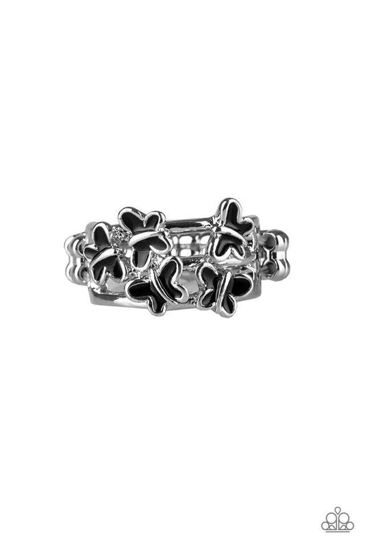 Anillo Paparazzi ~ Moda revoloteante - Negro