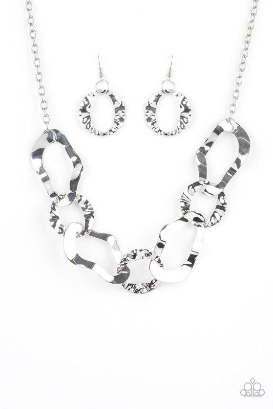 Paparazzi Necklace ~ Capital Contour - Silver