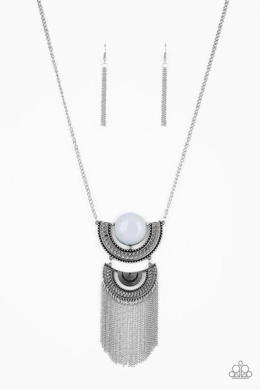 Collar Paparazzi ~ Desert Diviner - Plata