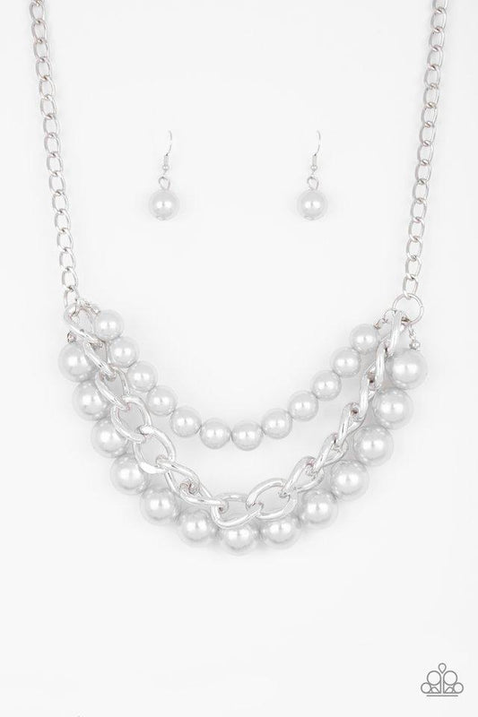 Collar Paparazzi ~ Empire State Empress - Plata