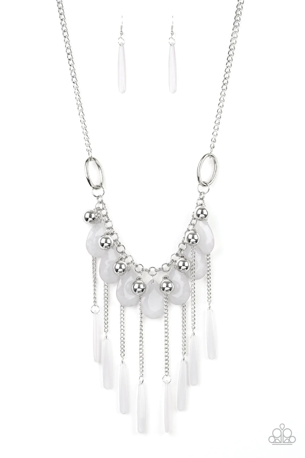 Collar Paparazzi ~ Roaring Riviera - Plata