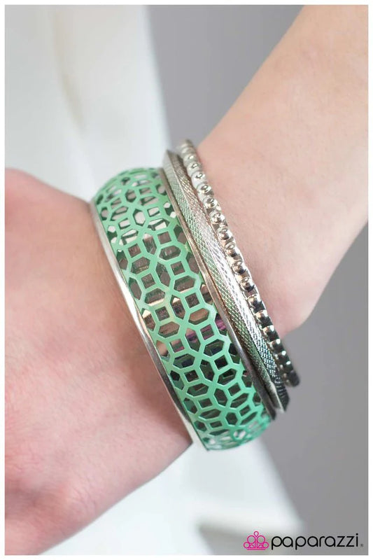 Pulsera Paparazzi ~ Up In the Air - Lucite - Verde