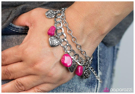 Pulsera Paparazzi ~ Agitar, sonar y rodar - Rosa