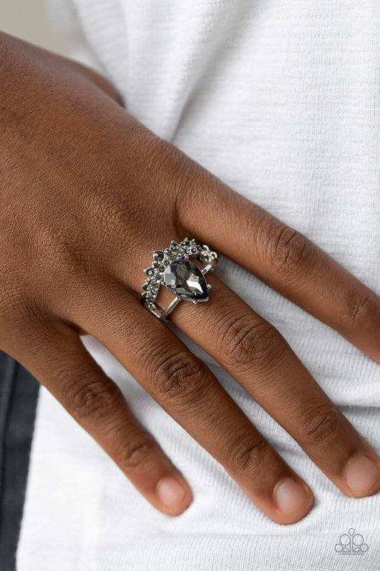 If The Crown Fits - Silver - Paparazzi Ring Image