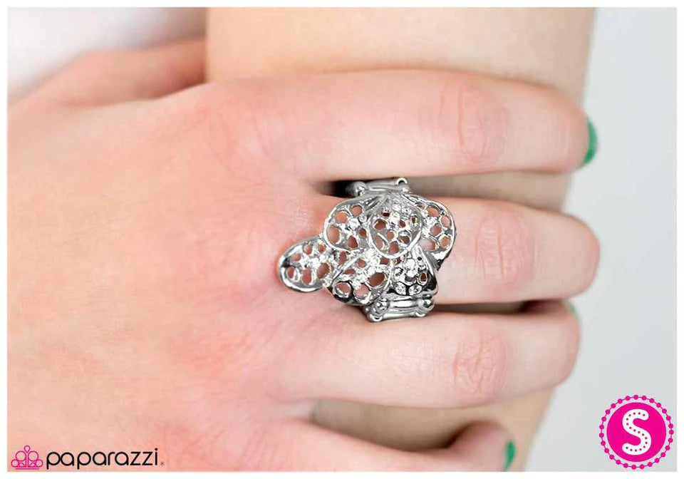 Paparazzi Ring ~ A Dazzling Display - White