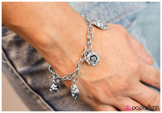 Paparazzi Bracelet ~ Days Of Our Lives - Silver