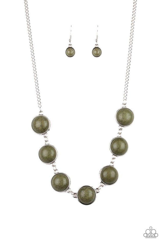 Collar Paparazzi ~ Adobe Attitude - Verde