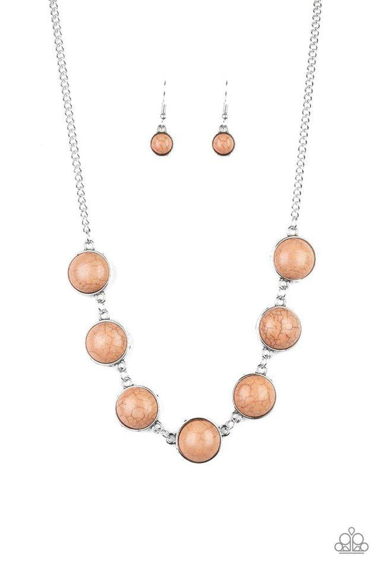 Collar Paparazzi ~ Adobe Attitude - Marrón