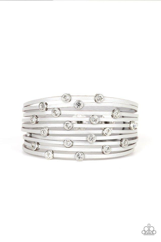 Pulsera Paparazzi ~ Meant To BEAM - Plata