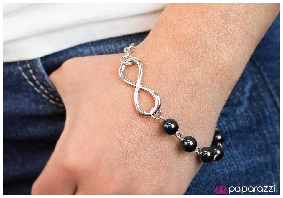 Pulsera Paparazzi ~ Un dulce infinito - Negro