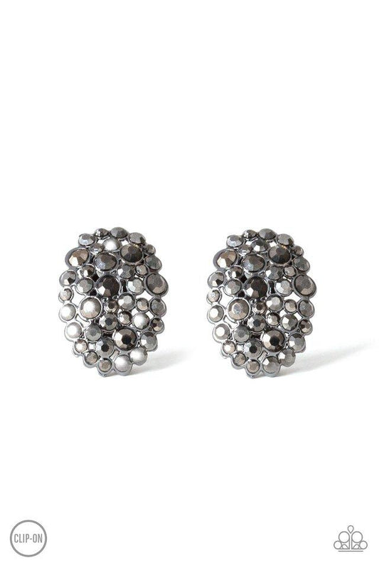 Paparazzi Earring ~ Daring Dazzle - Black