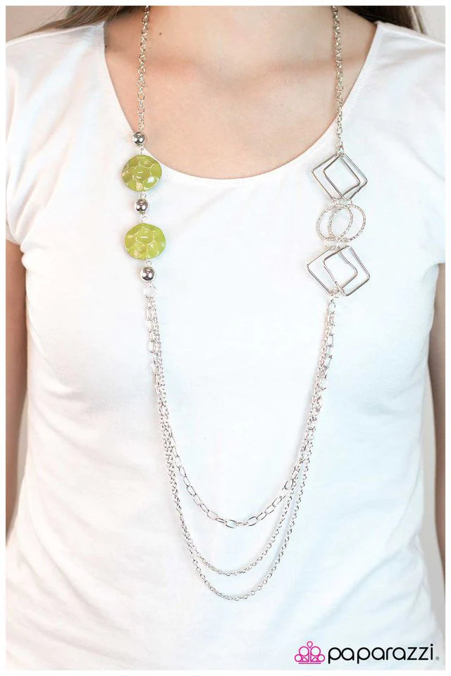 Collar Paparazzi ~ En anticipación - Verde