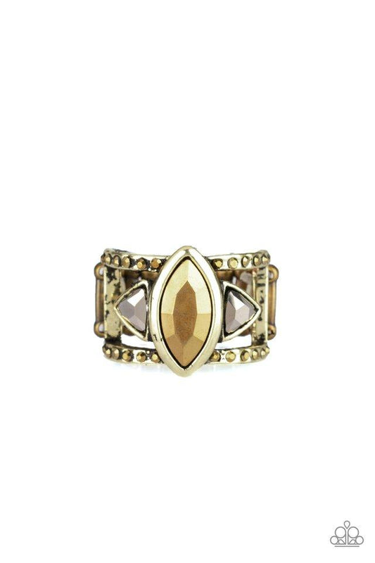 Paparazzi Ring ~ Major Majestic - Brass