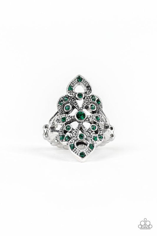 Anillo Paparazzi ~ Princesa Priss - Verde