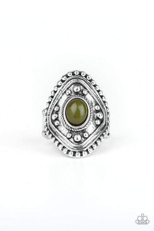 Anillo de paparazzi ~ Rogue Ramble - Verde