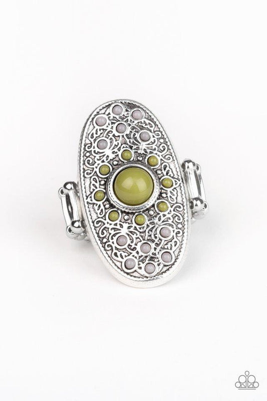 Anillo Paparazzi ~ Plexo Solar - Verde