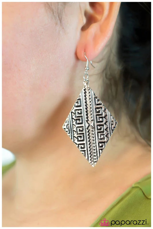 Paparazzi Earring ~ The Rest Is History - Silver