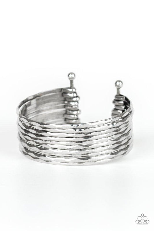 Pulsera Paparazzi ~ Brillo apilado - Plata