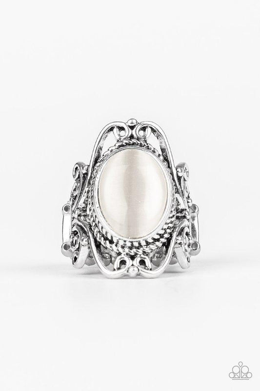 Anillo Paparazzi ~ Estilo de cuento de hadas - Blanco